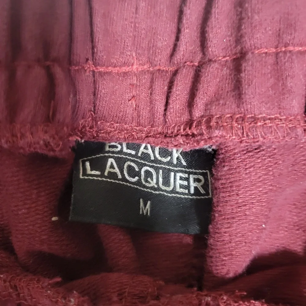 Black Lacquer Paint Splatter Sweatshorts Sz‎ M Maroon Gold Unofficial Bulls Logo
